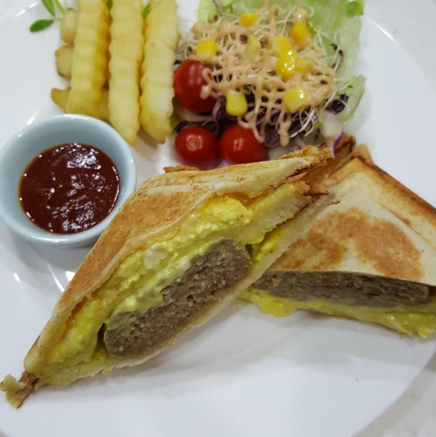 安尼赫時尚旅店 Anich Fashion Inn I 墾丁大街 I 親子遊戲區 I 停車位 المظهر الخارجي الصورة